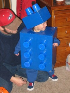 lego-diy-halloween-costume lego-diy-halloween-costume