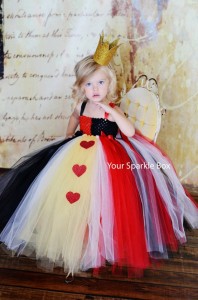 queen-of-hearts-diy-costume