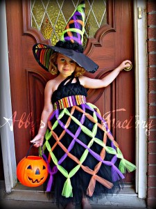 Tired of the same old store-bought costumes? I have compiled a list of my Fun and easy DIY Halloween costume ideas for kids. You will love them! 