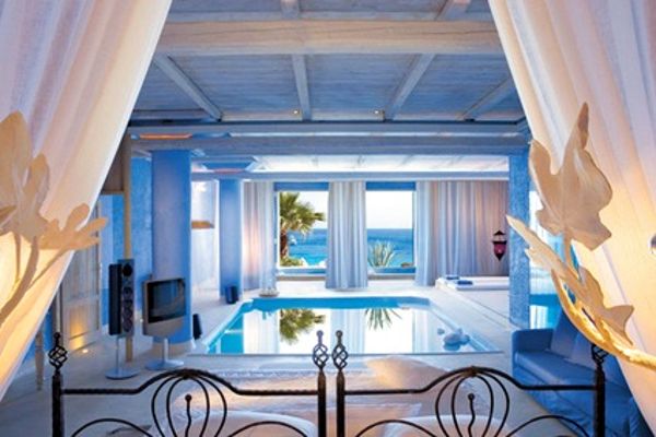 hotel-room-with-a-pool