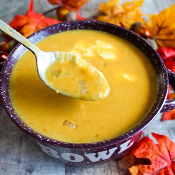 Delicious and hearty this drunken pumpkin soup recipe hit all the requirements for good fall fare. If you have not yet, you really should try this recipe. #pumpkinrecipe #souprecipe #fallrecipe #frugalnavywife #foodusingbeer | Fall Recipes | Soup Recipes | Pumpkin Soup Recipes | Pumpkin Recipes