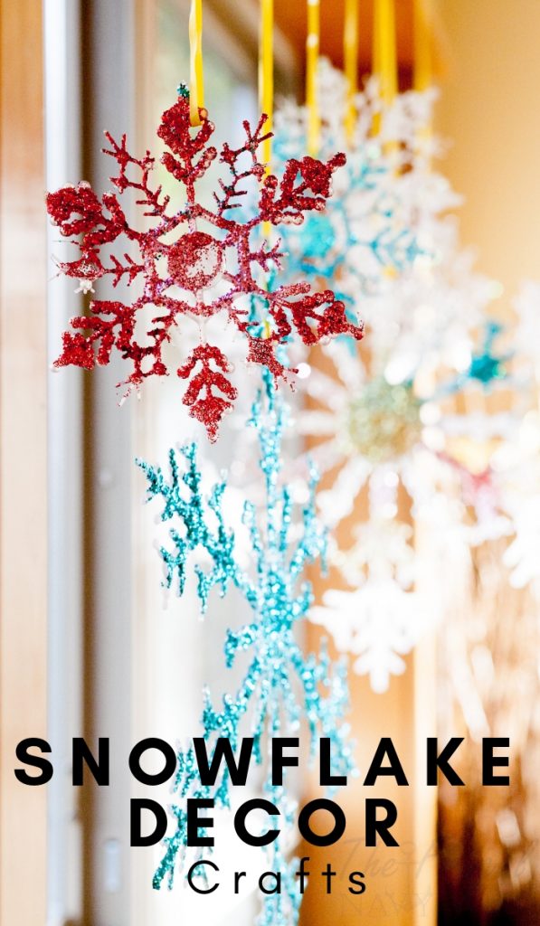 Ready to up your Winter Decor with Snowflakes? If so, here are some of my favorite DIY snowflake decorations that are simple and fun! #snowflakediy #snowflakecrafts #frugalnavywife #winterdecor | Winter Decor DIY | Snowflake Crafts | Snowflake DIY | Simple Snowflake Crafts