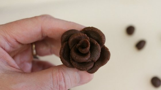 Rich Chocolate Roses Recipe