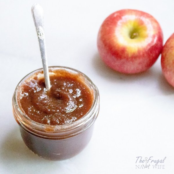 Lover of Apple Butter? Me too! Here is my favorite recipe and tips on Canning Apple Butter to make your experience the best! #canning #canningrecipe #applebutter #frugalnavywife | Canning Recipes | Canning Tips | Canning Apple Butter | Apple Butter Recipes