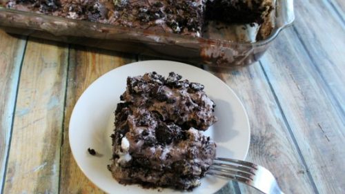 Oreo Dirt Pie is the most addicting thing in the world. Don't Believe me? Give it a try. This pie will leave you wanting more so make 2 just in case. #oreo #pie #chocolate #dessert #frugalnavywife | Dessert Recipes | Oreo Recipes | Pie Recipes | Chocolate Recipes