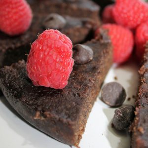 I recently discovered desserts in the instant pot and this Instant Pot Chocolate Cake is one of my favorites so far! Try it for yourself. #instantpot #dessert #chocolatecake #chocolate #frugalnavywife | Instant Pot Recipe | Instant Pot Dessert | Dessert Recipe | Chocolate Recipe | Cake Recipe