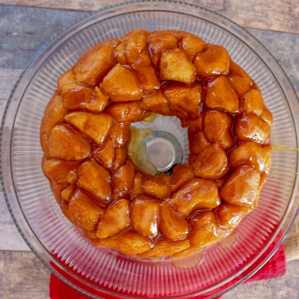 A simple customizable recipe for all occasions. This Paula Deen Monkey Bread is just the dessert recipe you need for your next gathering. #pauladeen #copycatrecipe #monkeybread #frugalnavywife | Monkey Bread Recipes | Paula Deen Recipes | Copycat Recipe | Dessert Recipe