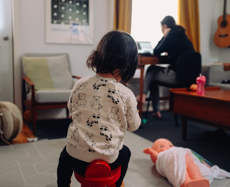 Working From Home With a Nanny: 5 Tips for Parents