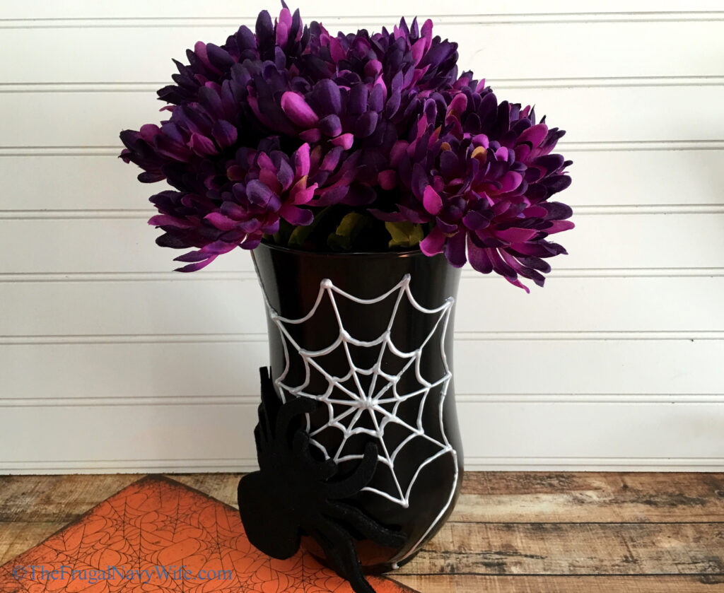 Halloween Quick DIY Spiderweb Vase